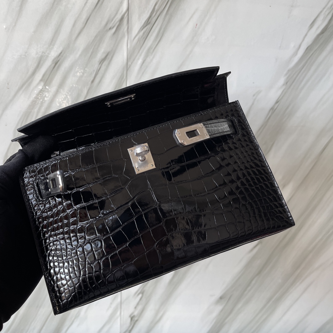 에르메스 미니 켈리백22 블랙 은장 샤이니 악어가죽